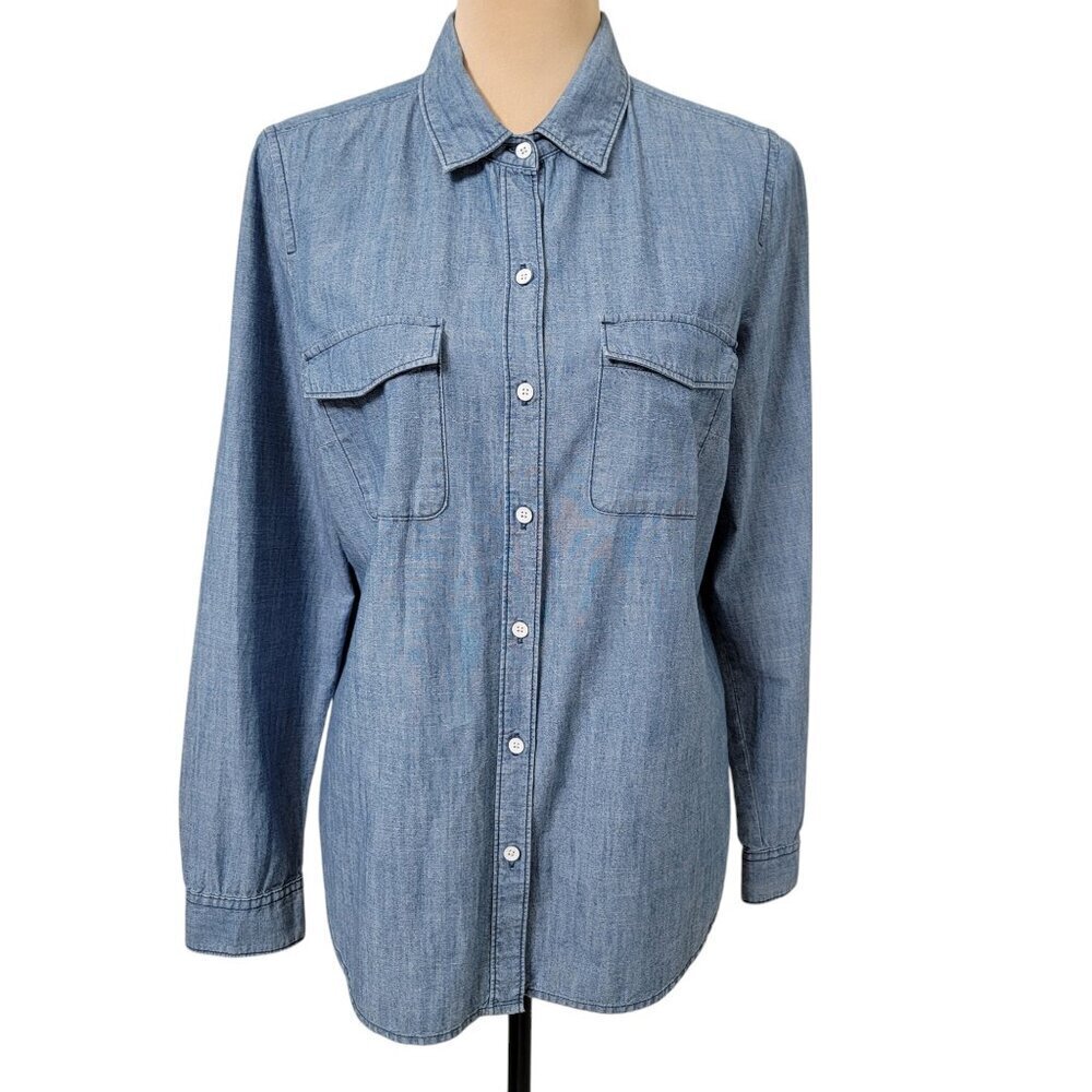 Old Navy Size M Classic Button Down Chambray Blue Long Sleeve Top, EUC